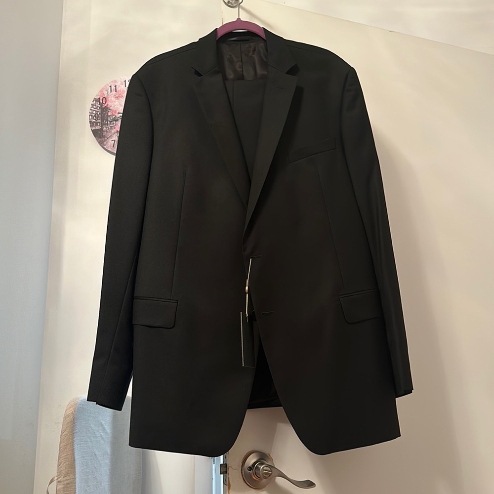 BRAND NEW MENS SUIT (with tag)